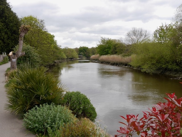 Walking along the river Medway from Tonbridge to Rochester